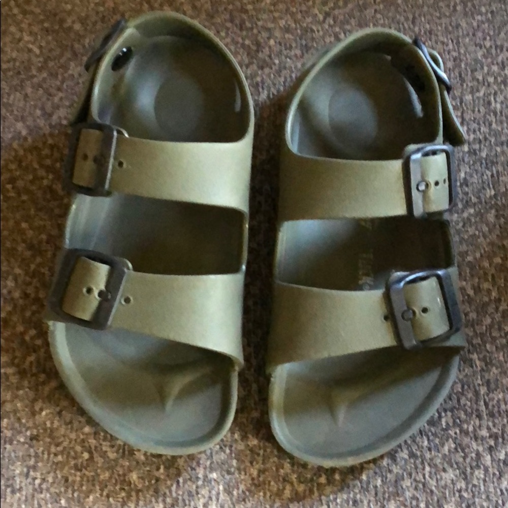 Boys Birkenstock olive green